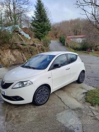 Auto Ypsilon 1.3 95 cv