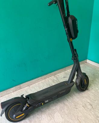 Monopattino ninenbot g2 max