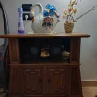 Mobiletto in legno di noce