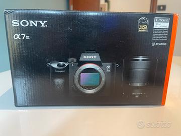 Sony Alpha 7 III con obiettivo 28-70 mm