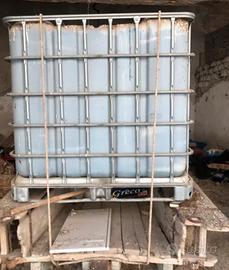 Cisterna serbatoio IBC 1000 litri Schütz + gabbia