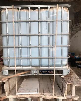 Cisterna serbatoio IBC 1000 litri Schütz + gabbia