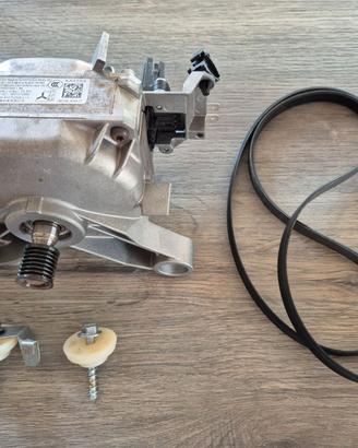 Motore Lavatrice Bosch serie 6 00145789 ricambio