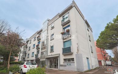 AMPIO QUADRILOCALE CON 3 CAMERE ZONA ACQUARIO