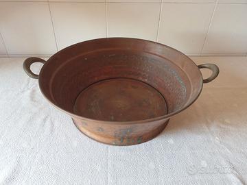 Bacinella catino da lavabo in rame martellato '900