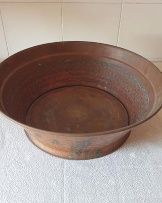 Bacinella catino da lavabo in rame martellato '900