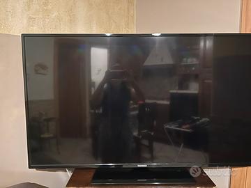 TV TELEFUNKEN 50" schermo rotto