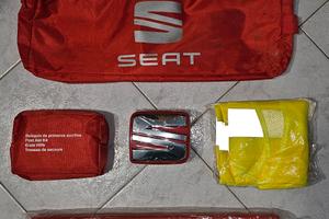 KIT EMERGENZA/SOCCORSO ORIGINALE SEAT - NUOVO