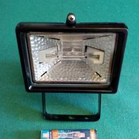 Faro alogeno e faro d'epoca