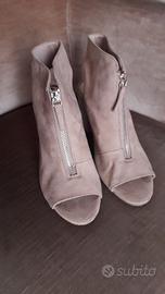 scarpe primaverile nuove.