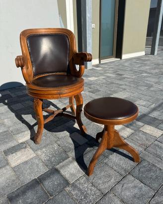 Poltrona da barbiere in legno di noce del XIX
