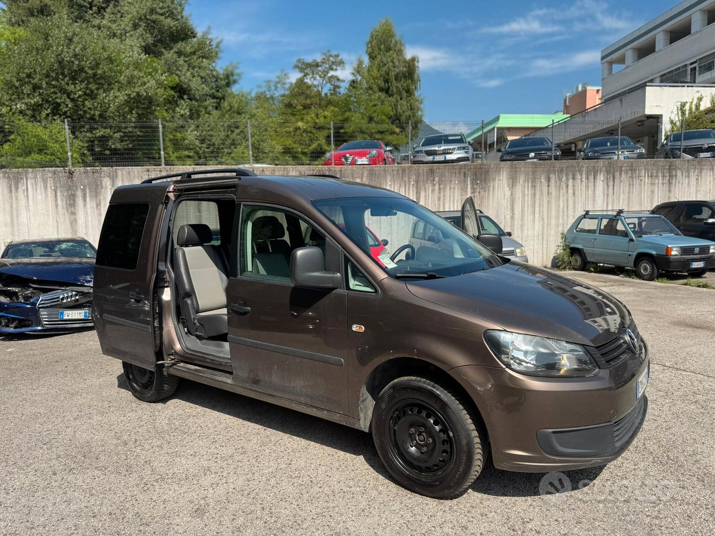 Volkswagen Caddy 2012 photo 2