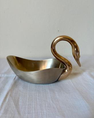 Svuotatasche a forma di cigno in ottone vintage