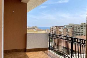 COMODO 5 VANI CON AMPI SPAZI ESTERNI