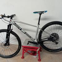 MTB full carbonio 