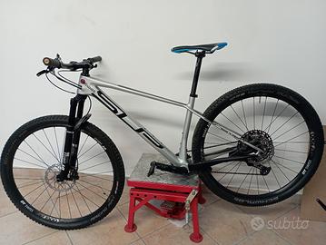 MTB full carbonio 