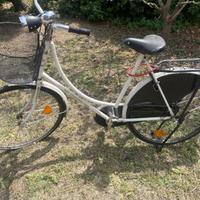 Bicicletta antica regina di romagna