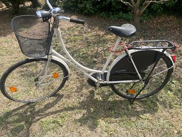 Bicicletta antica regina di romagna