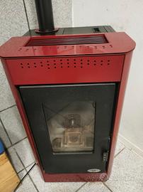 stufa a pellet karmek one modello Oslo 6kw