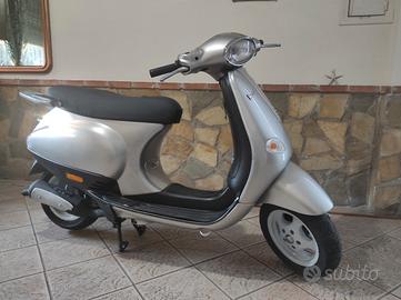 Vespa 50 et2 da VETRINA