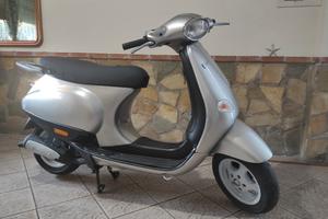 Vespa 50 et2 da VETRINA