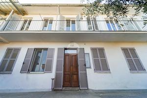 CASA SEMINDIPENDENTE A BRA