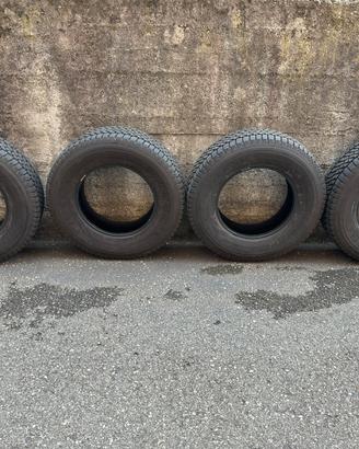 Pneumatici invernali Bridgestone  225/75R16C