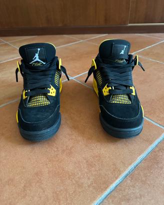 Nike Air Jordan 4 Retro Thunder Black/Yellow
