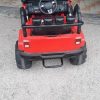 macchina modello jeep