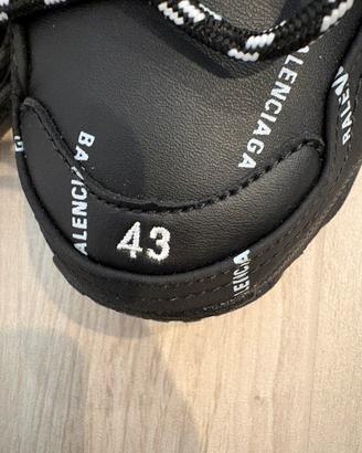 Balenciaga 43