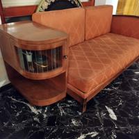 divano art decò con angolo bar integrato