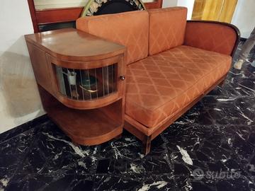 divano art decò con angolo bar integrato