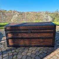antico baule in legno
