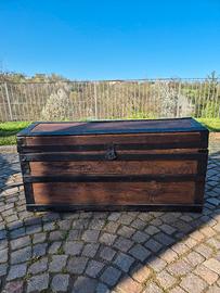 antico baule in legno