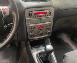 Alfa Romeo 147 1.9 JTD (120) 5 porte Distinctive