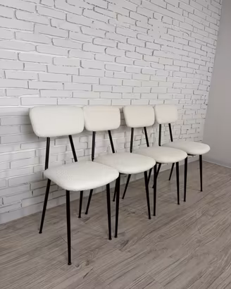 Set 4 sedie anni 60 bouclé bianco struttura nera