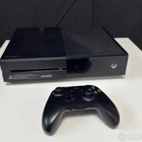 Xbox One con 8 giochi + volante e pedaliera