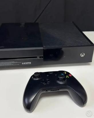 Xbox One con 8 giochi + volante e pedaliera