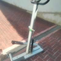 attrezzo da palestra step