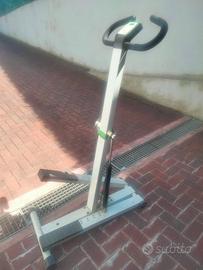 attrezzo da palestra step