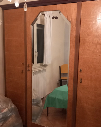 Armadio vintage a 3 ante con specchio