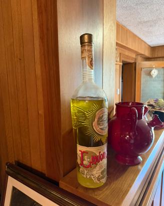 bottiglia di Liquore Strega