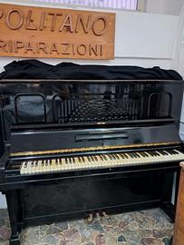 Pianoforte verticale Steinway