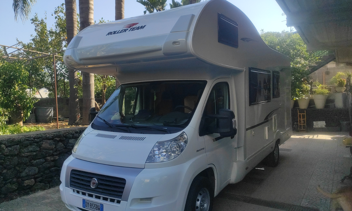 Camper mansardato roller team