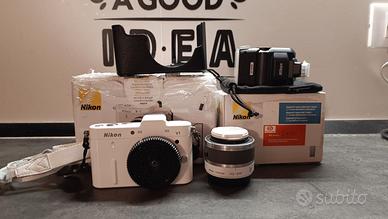 Nikon1 V1 kit 10-30 + 32mm + flash SB-N7