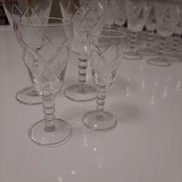 bicchieri e bottiglia cristallo 