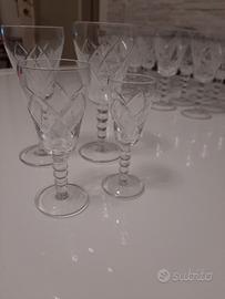 bicchieri e bottiglia cristallo 