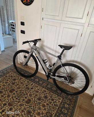 Canyon Gravel ebike assistita 