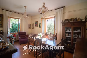 Villa di 238 m² con più di 5 locali a Fano