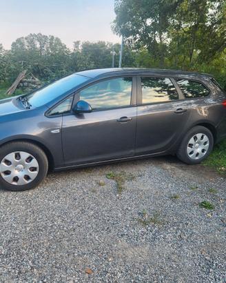 Opel Astra Sports Tourer 2011 - Perfetta per famig